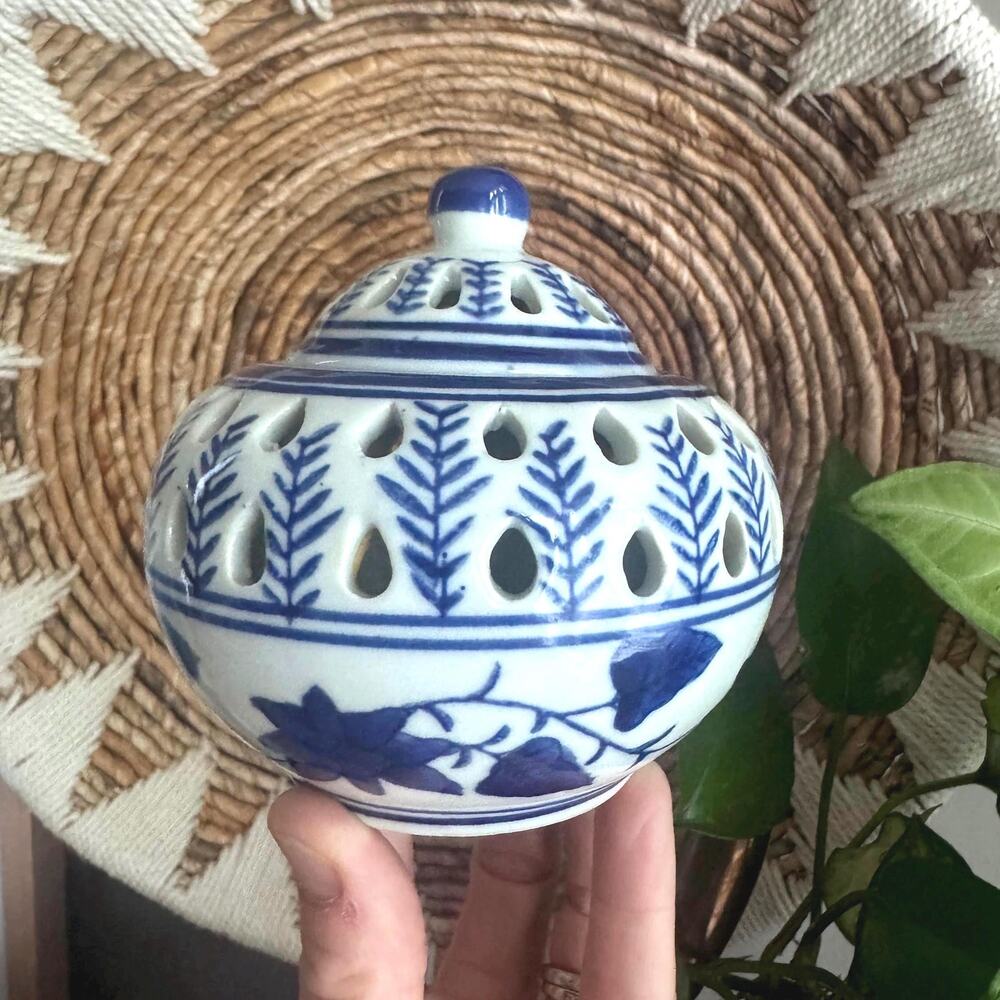 Vintage Chinoiserie Blue White Pierced Porcelain Lidded Ginger Jar Vase